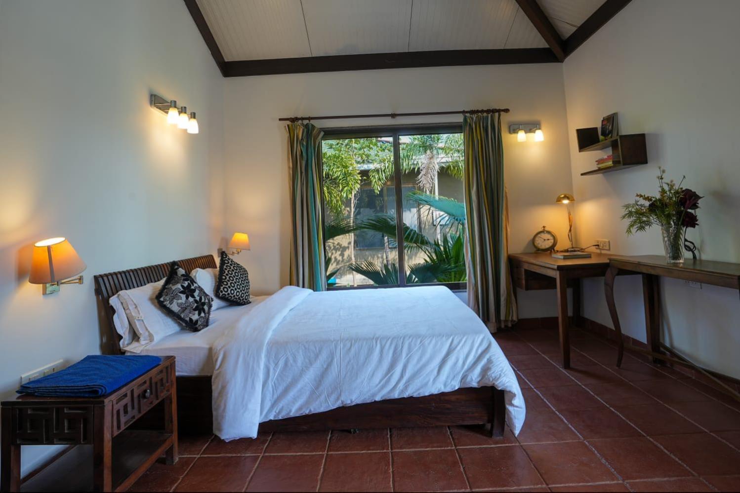 E&G Green Courts Resort At Koroli Hill Station Нашик Екстериор снимка