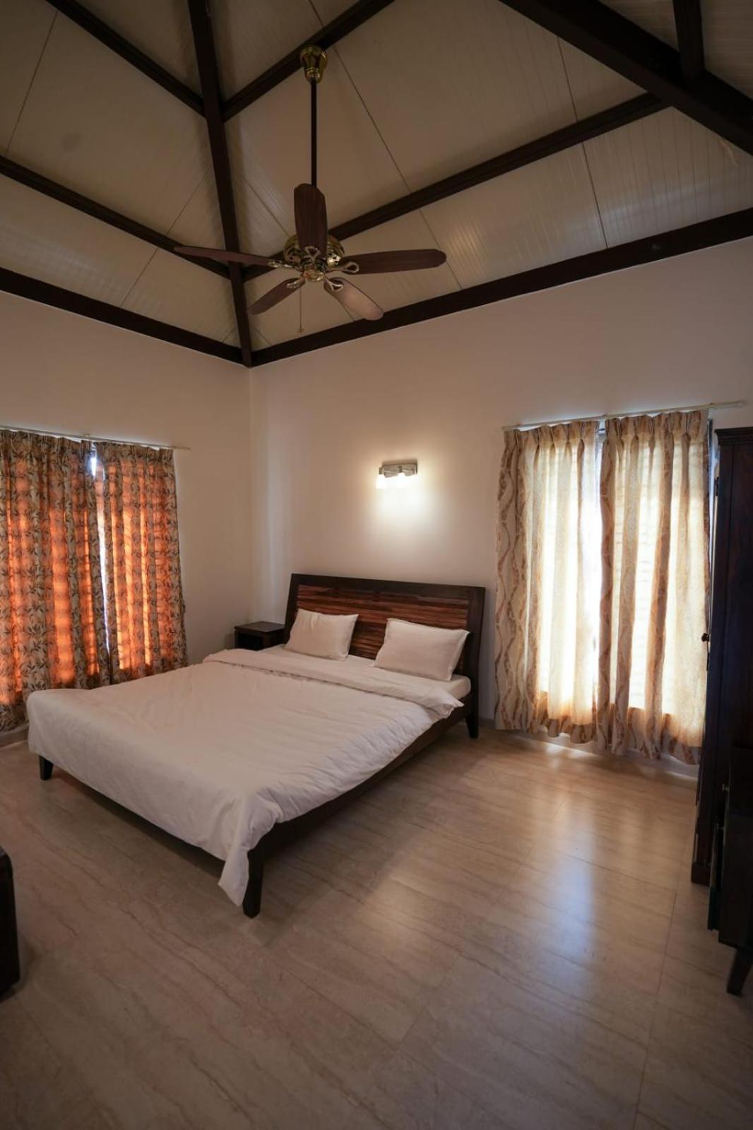 E&G Green Courts Resort At Koroli Hill Station Нашик Екстериор снимка