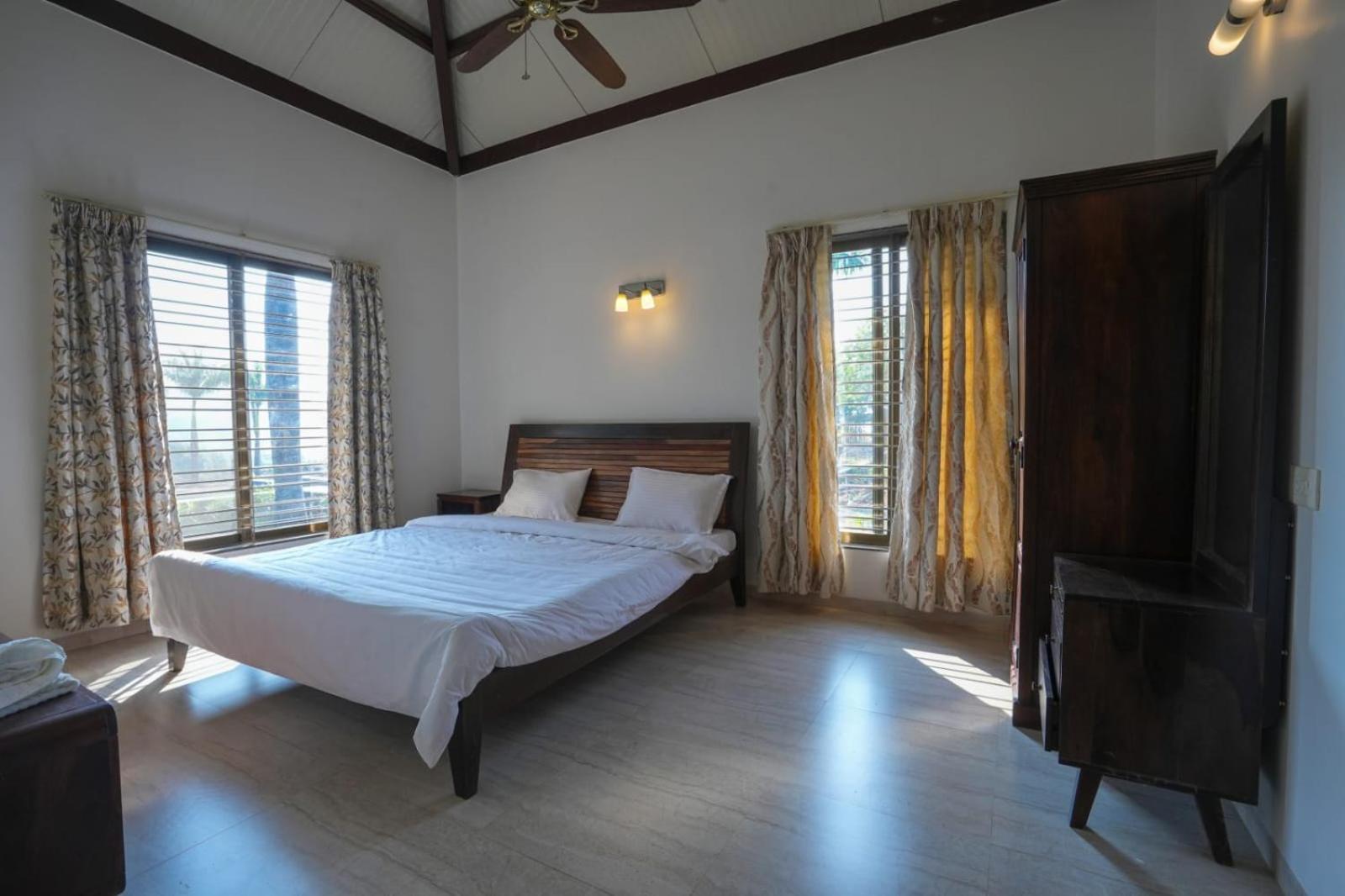 E&G Green Courts Resort At Koroli Hill Station Нашик Екстериор снимка