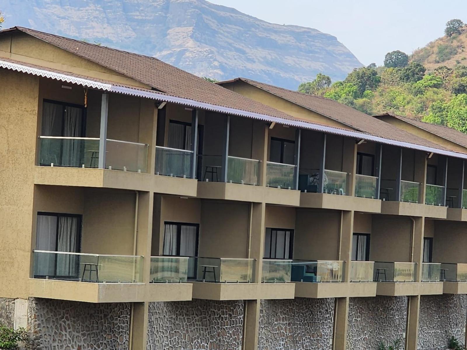 E&G Green Courts Resort At Koroli Hill Station Нашик Екстериор снимка