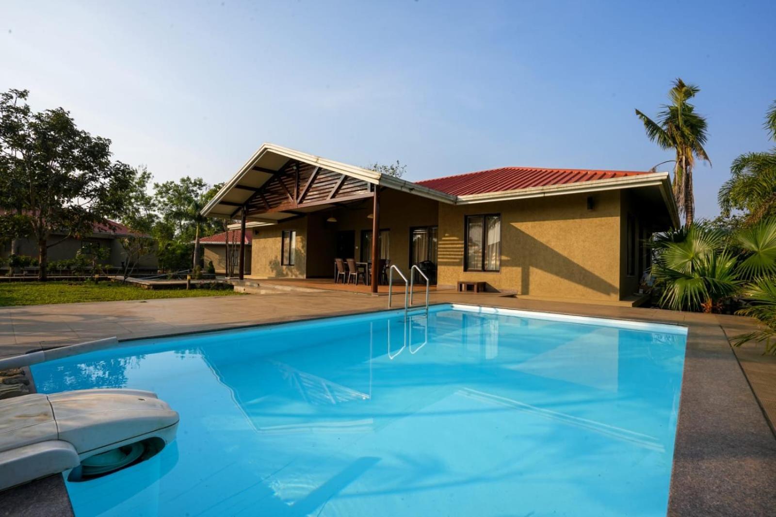 E&G Green Courts Resort At Koroli Hill Station Нашик Екстериор снимка