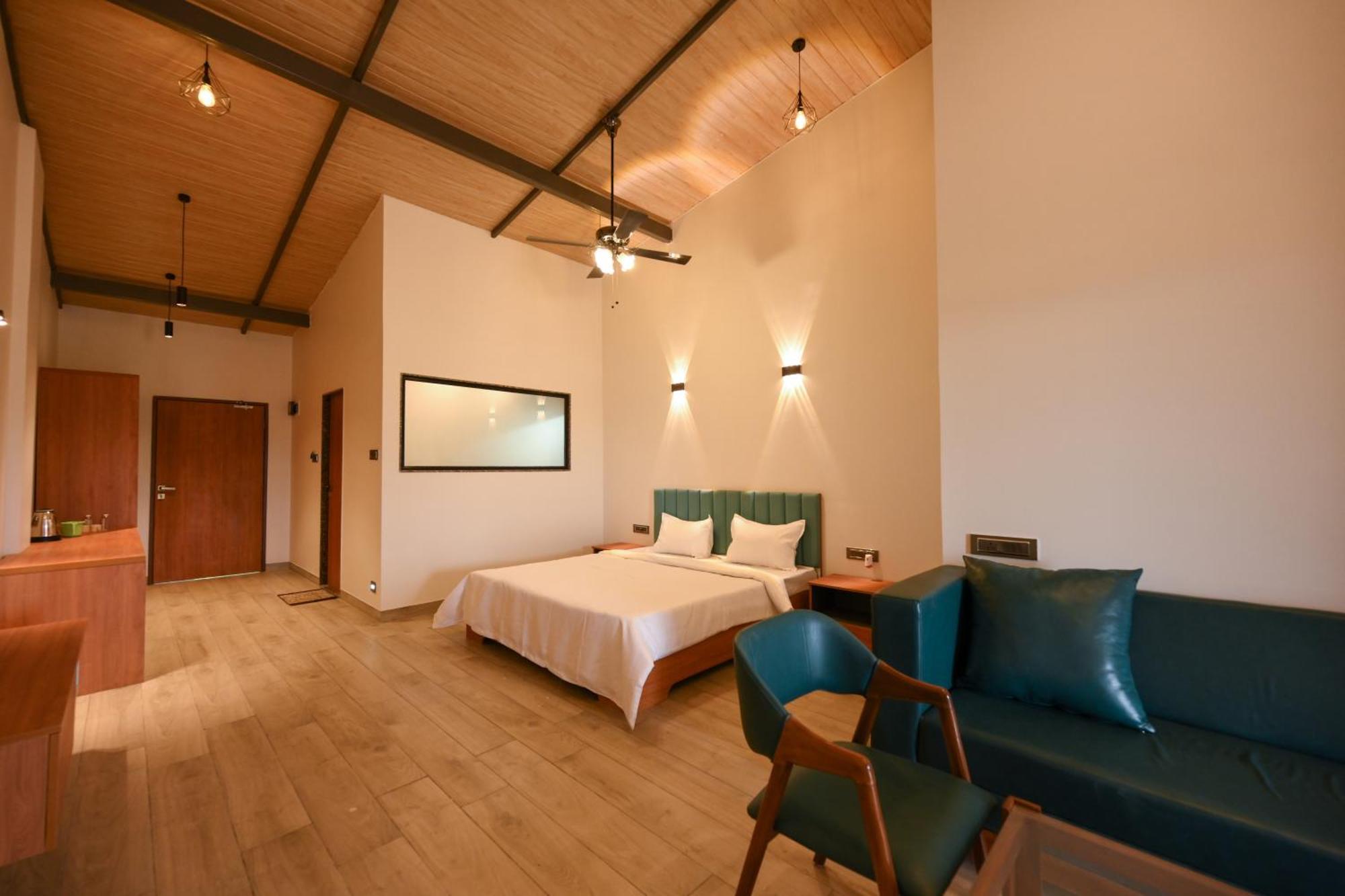 E&G Green Courts Resort At Koroli Hill Station Нашик Екстериор снимка
