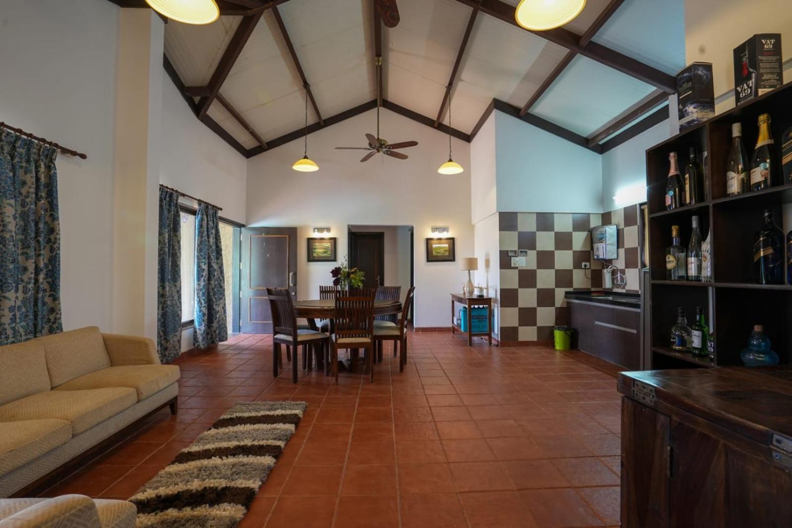 E&G Green Courts Resort At Koroli Hill Station Нашик Екстериор снимка